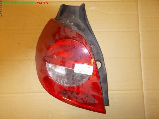 FANALE POST.S. RENAULT CLIO (C85/B85) 3p / 5p  Parti elettriche  Fanaleria  Fanali  Fanale post. sx. RENAULT - CLIO III  3/5 P - 01-07-2005 - 01-04-20