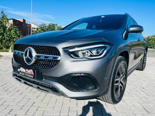 Mercedes-benz GLA 200D DA VETRINA