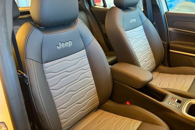 Jeep Avenger 4xe Hybrid 1.2 MHEV 4xe Upland *PROMO AZZURRA* - Foto 9