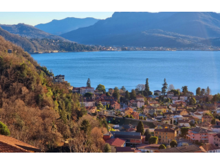 Bilocale 55mq con balcone vicino al lago Maggiore