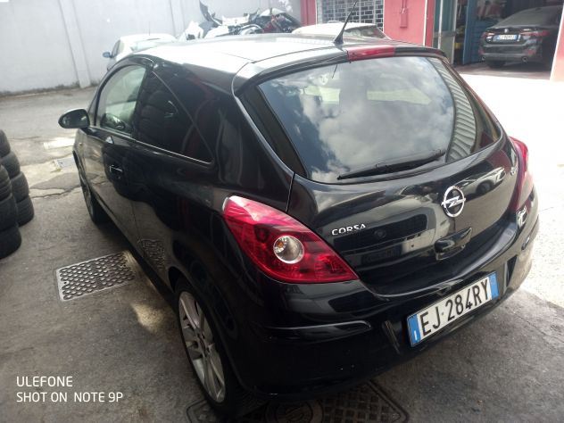 Opel Corsa 2011 - 6 marce - 95 CV - Foto 4