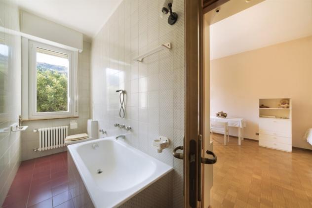Villa indipendente di prestigio con vista mare, grande parco privato e ampia autorimessa - Foto 16