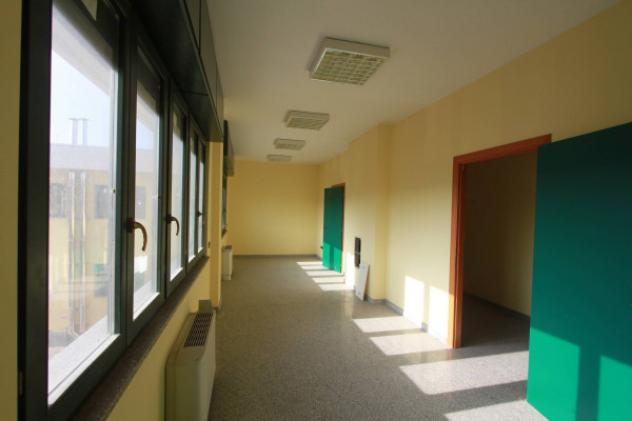 Immobile di 1731 m² con più di 5 locali in vendita a Pero - Foto 14