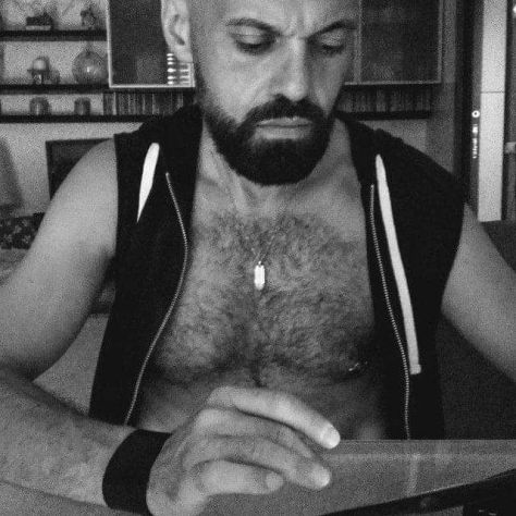 Massaggiatore a Caserta Tel:3405758482