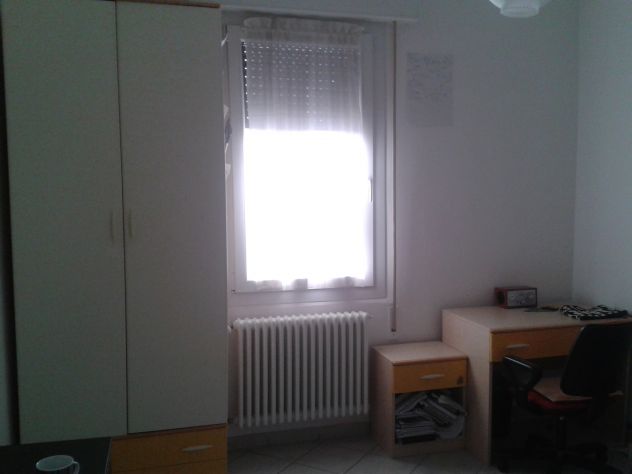 Stanza singola con letto matrimoniali per studenti universitari - Foto 3