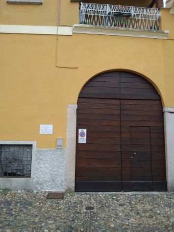stanza singola o doppia davanti università centrale pavia per studentesse