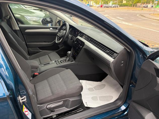 Volkswagen Passat Variant 2.0 TDI SCR EVO DSG Business - Foto 10