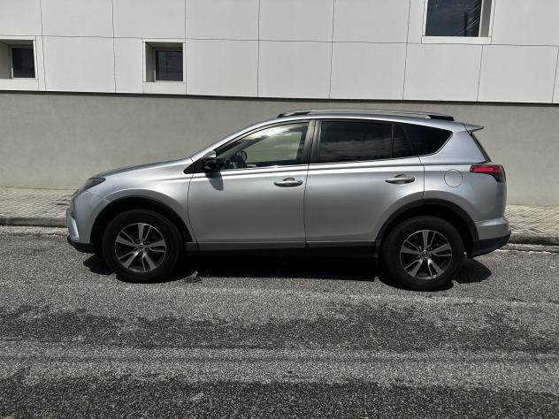 Toyota RAV4 2.0 D-4D 143cv MT Active 2WD - Foto 3