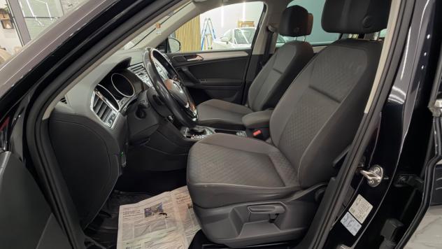 Volkswagen Tiguan 2.0 TDI SCR DSG 4MOTION Business BMT - Foto 9
