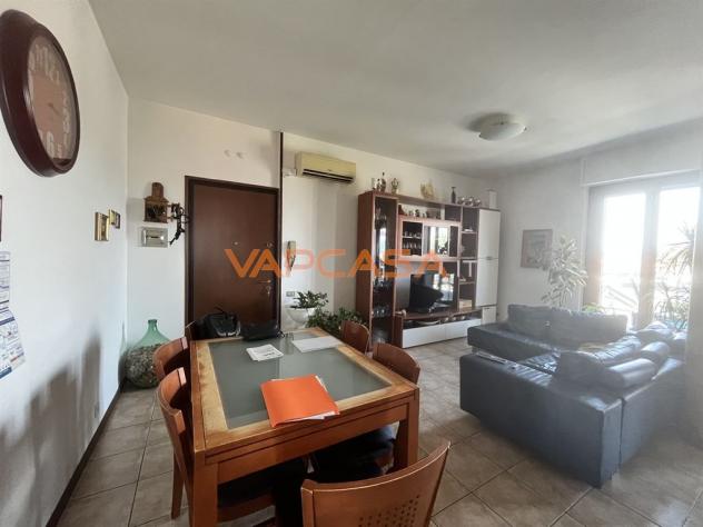 TRELOCALI CON TERRAZZA, BOX E CANTINA - Foto 17