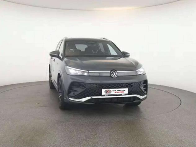VOLKSWAGEN Tiguan Tiguan 2.0 tdi R-Line Plus 4motion 193cv dsg rif. 23898459 - Foto 3