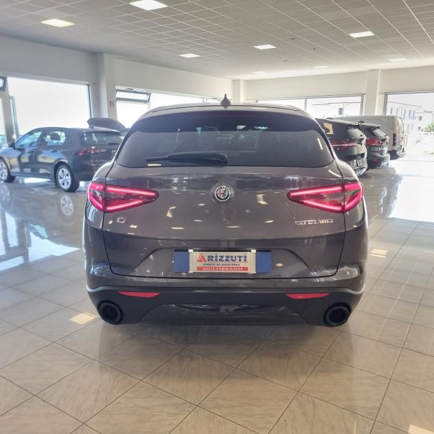 ALFA ROMEO STELVIO SPRINT 2.2 TD 190cv AT8 Q4 Euro 6D - Foto 6