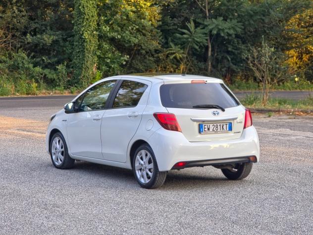 Toyota Yaris 1.5 Hybrid 5 porte Style E6 Automatica NEO 2014 - Foto 4
