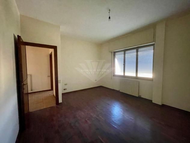 APPARTAMENTO di 9 vani e di 270 mq (PIETRASANTA - Pietrasanta adiacenze centro) rif. 300 - Foto 13