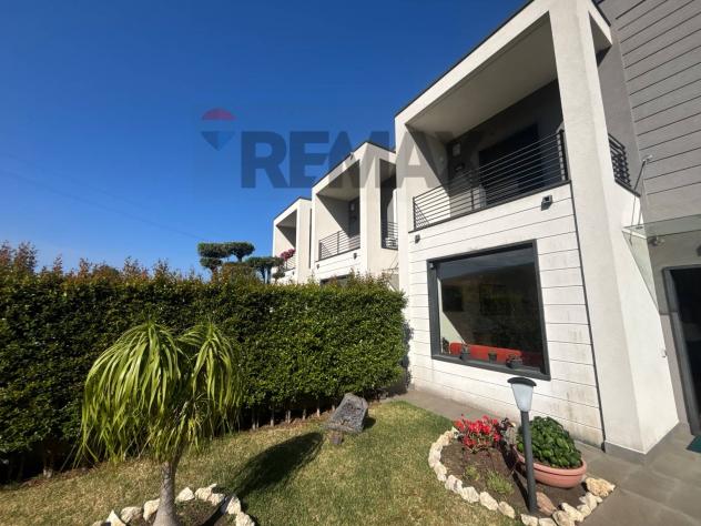 Villa a schiera in vendita a Zafferana Etnea, Fleri
