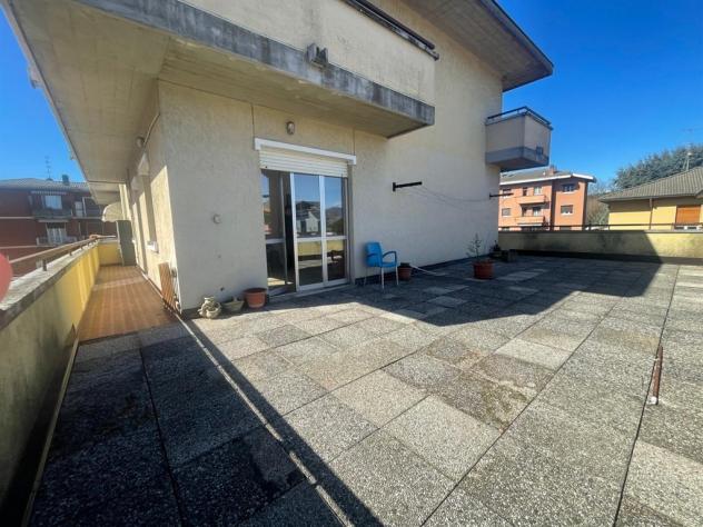 cst500 - ampio trilocale tutto balconato, box cantina e posto auto-- solo 750 € inclusi riscaldamento acqua e spese condominiali - Foto 2