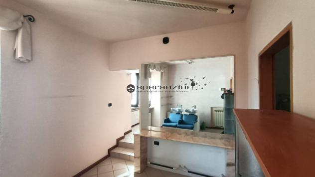 Fossombrone, adiacente al centro storico facilmente accessibile sia con le macchine che a piedi proponiamo in vendita immobile di circa 90 mq con vist - Foto 5