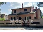 Villa di 216 m² con più di 5 locali e box auto in vendita a Radicofani