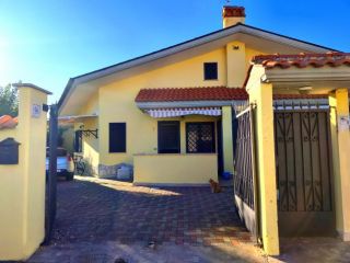 Camera singola, per una sola persona  in villino