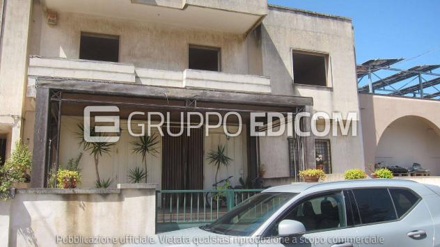 Magazzini e locali di deposito di 203 mq in vendita a Racale - Rif. 4553399