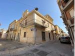 INTERO STABILE RESIDENZIALE CON AMPIE POTENZIALITA'