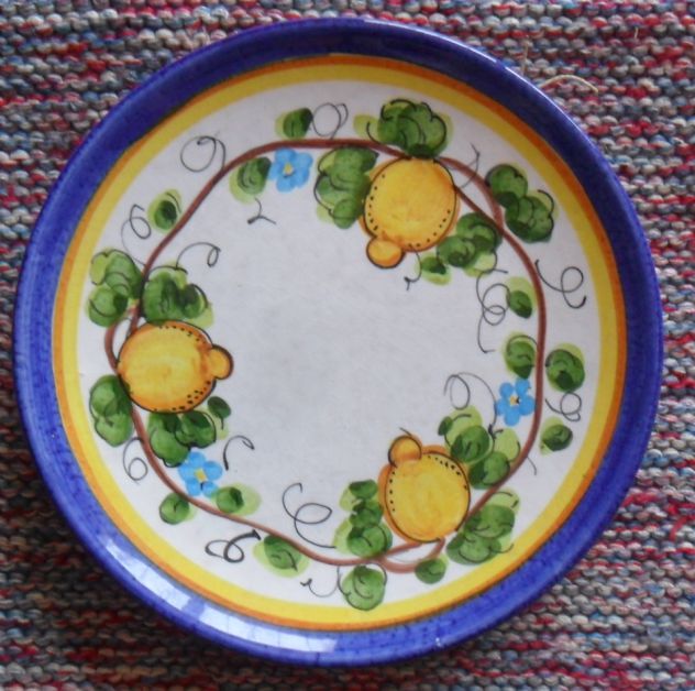 PIATTO DI CERAMICA DIPINTO A MANO - DA APPENDERE ALLA PARETE -