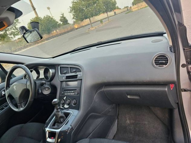 PEUGEOT 5008 1.6 D. - Foto 8