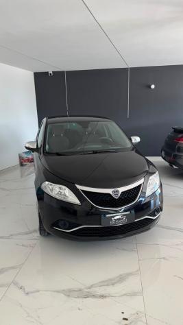 Lancia Ypsilon 1.2 69 CV 5 porte S&S Platinum