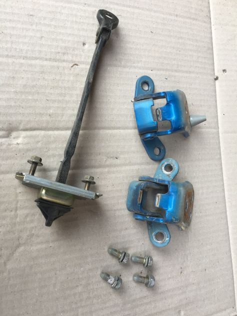 Cerniere Porta Posteriore DESTRA / DX Mazda Pick Up B 2500 2004 - Foto 2