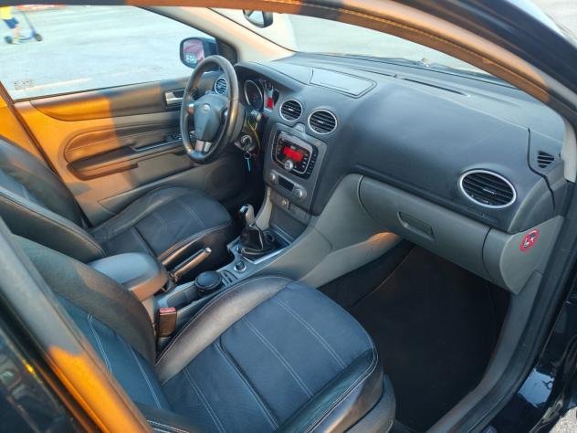 Ford Focus 1.6 TDCi 5p Titanium - Foto 8