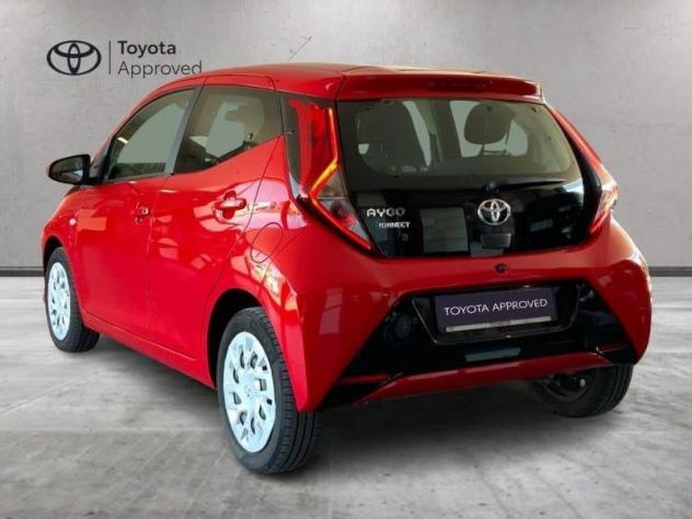 Toyota Aygo 2ª serie Connect 1.0 VVT-i 72 CV 5 porte x-play - Foto 6