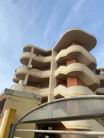 SESTU VILLAGGIO ATENEO - TRIVANO CON CANTINA E POSTO AUTO