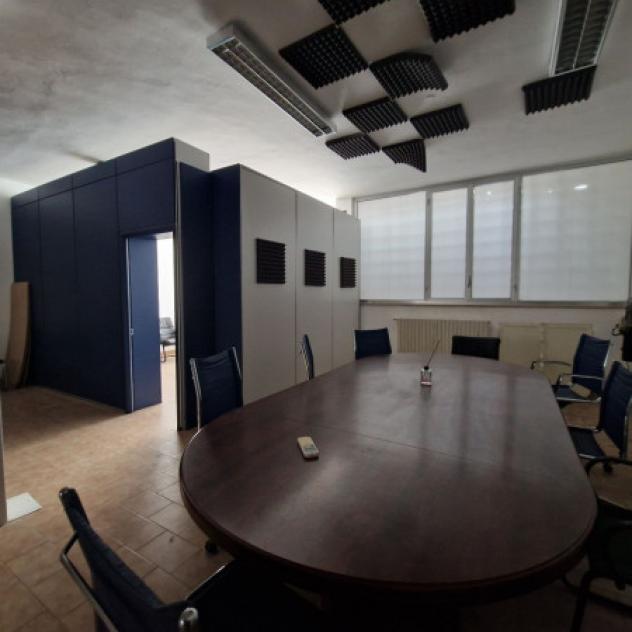 Immobile di 400 m² con più di 5 locali in vendita a Lainate - Foto 18