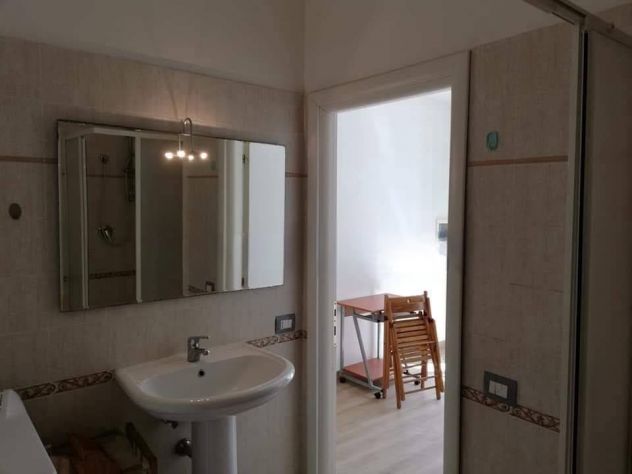 INFERNETTO BILOCALE ARREDATO CON TERRAZZO PRIVATO - Foto 8