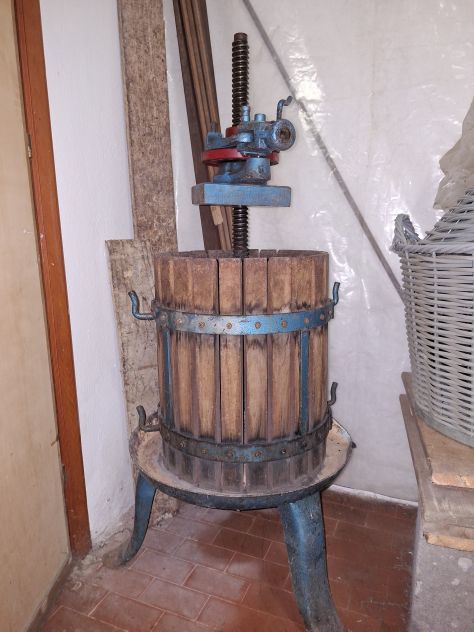 Attrezzatura completo per fare il vino