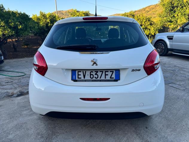 Peugeot 208 1.4 HDi 68 CV 5 porte Allure - Foto 4