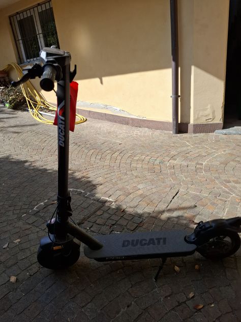 Monopattino elettrico Ducati - Foto 3