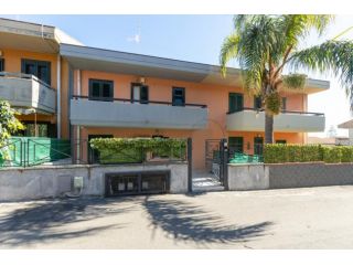 Villa a schiera in affitto a Aci Catena