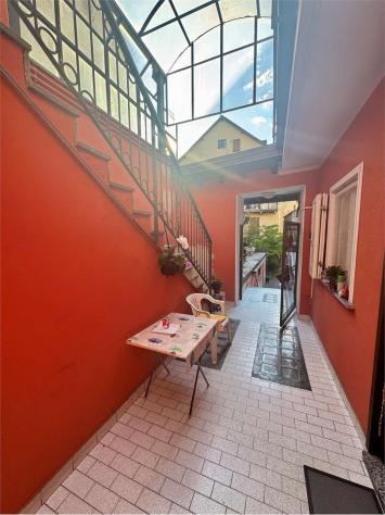 V000592 - NUDA PROPRIETÀ – Trilocale su tre livelli in centro città - Foto 6