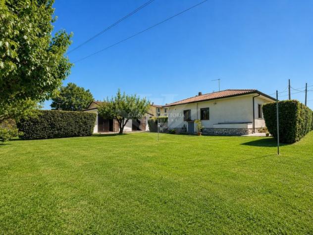 VILLINO di 6 vani e di 92 mq (PIETRASANTA - Pietrasanta ) rif. 151/VV