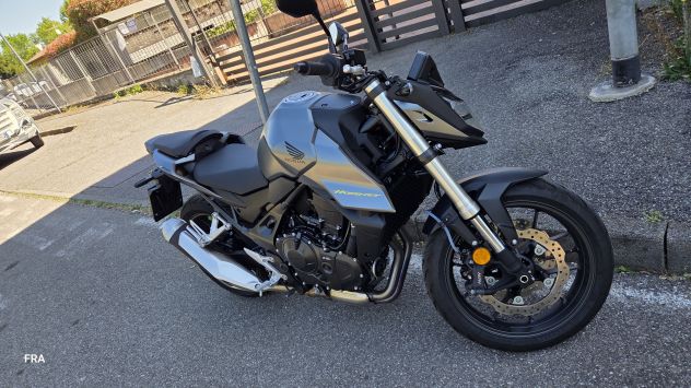 VENDESI MOTO HORNET 750 ANNO 2023 - Foto 3