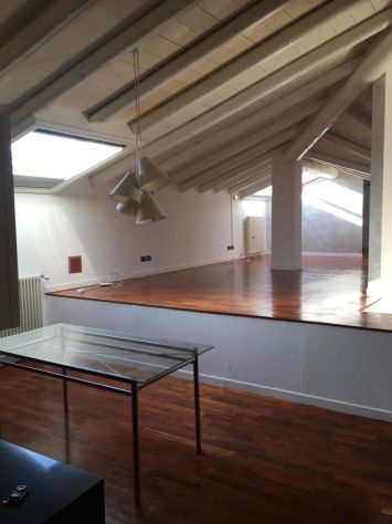 Ad Almenno con due camere con posto auto privato - Foto 3