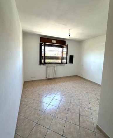 MONTEROTONDO QUADRILOCALE CON POSTO AUTO - Foto 2