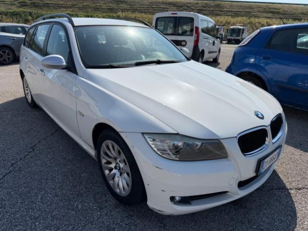 BMW 318 i cat Touring Attiva rif. 23829553 - Foto 3