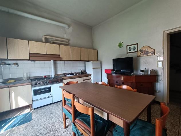 VILLA Indipendente da ristrutturare con Ben Oltre 1000 mq. di Giardino - Foto 8