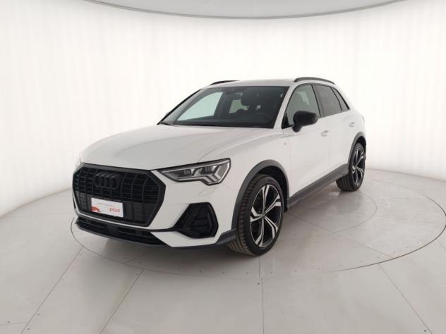 Audi Q3 35 TDI S tronic Identity Black