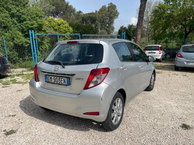 Toyota Yaris 1.4 D-4D 5 porte Lounge - Foto 2
