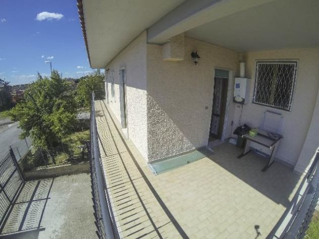 CAMERA con BAGNO BUFALOTTA/ PORTA DI ROMA IN VILLINO INDIPENDENTE - Foto 2