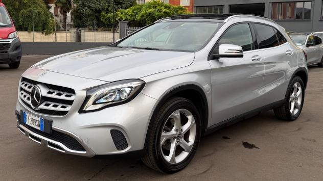 MERCEDES-BENZ GLA 180 1.6 PREMIUM AT7 122CV - FULL LED, PELLE, TETTO, NEOPATENTATI - Foto 3