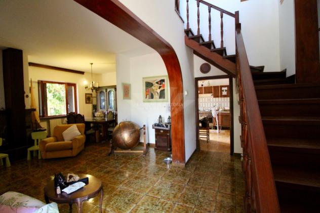 VILLA di 12 vani e di 180 mq (PIETRASANTA) rif. 260/VV - Foto 2